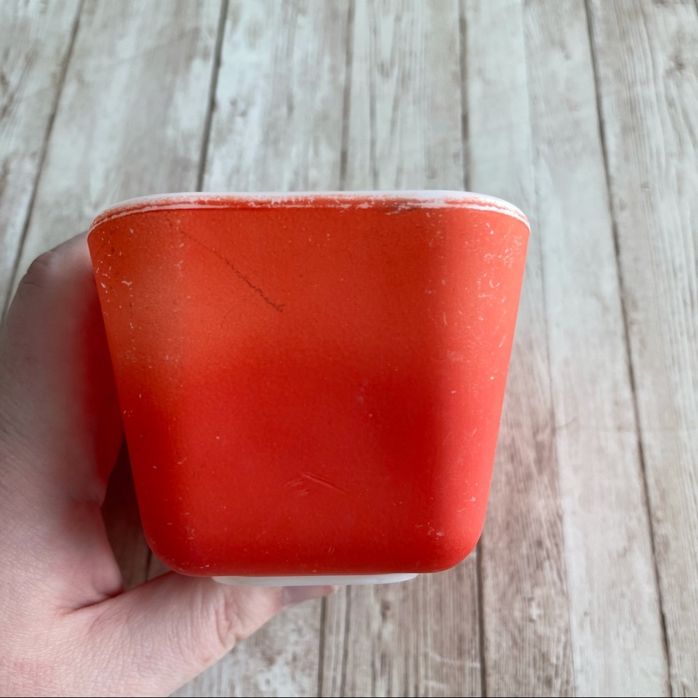 VINTAGE PYREX RED REFRIGERATOR CONTAINER W/ LID - Picture 12 of 14